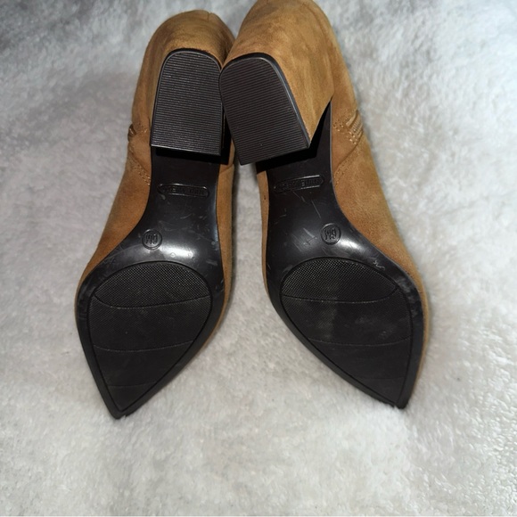 NINE WEST Women's Ghost Ankle Boot 6 - Picture 4 of 4